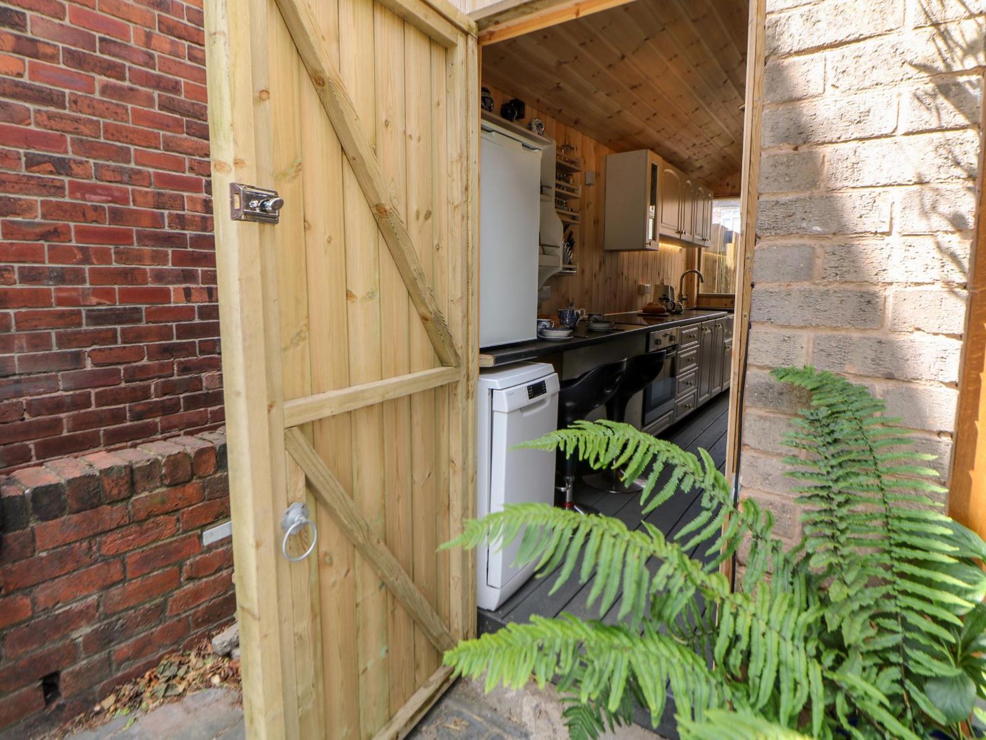 Garden Suite Dronfield Exterior foto